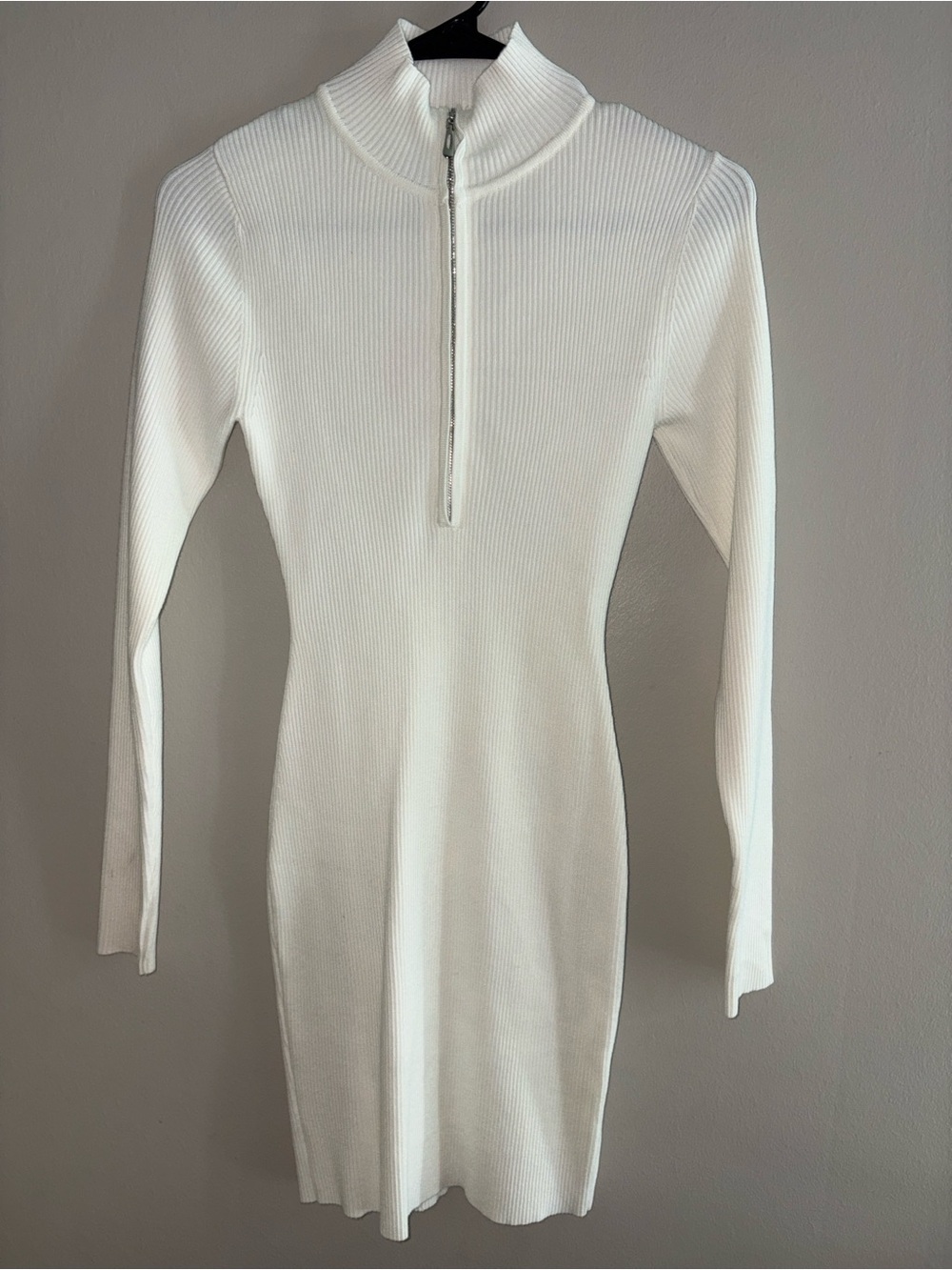 Cider - White Ribbed Zip-Front Long Sleeve Bodycon Dress
